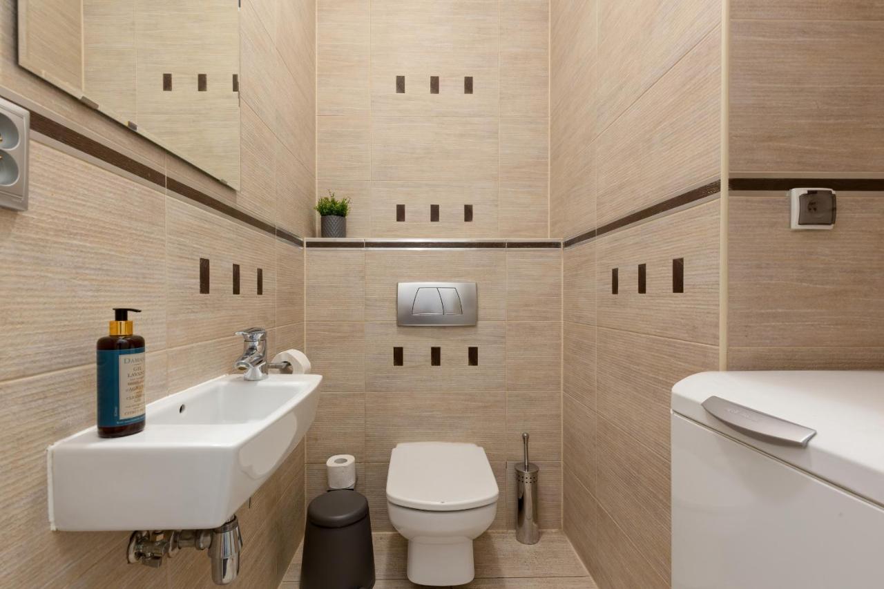 Residence On Wspolna Str. Apartment Warsaw By Renters Экстерьер фото